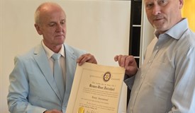 Horst und Dirk mit der Charter Urkunde